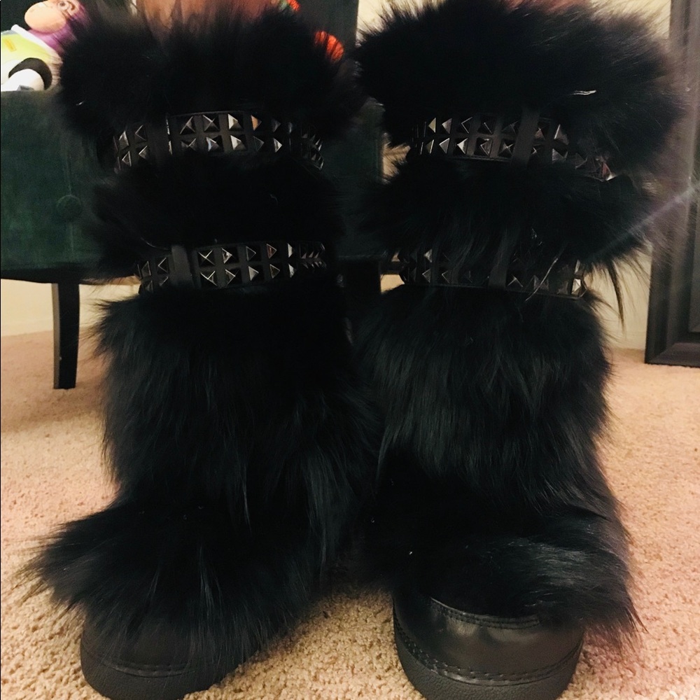 Michael Kors- Black Fox Fur Boots